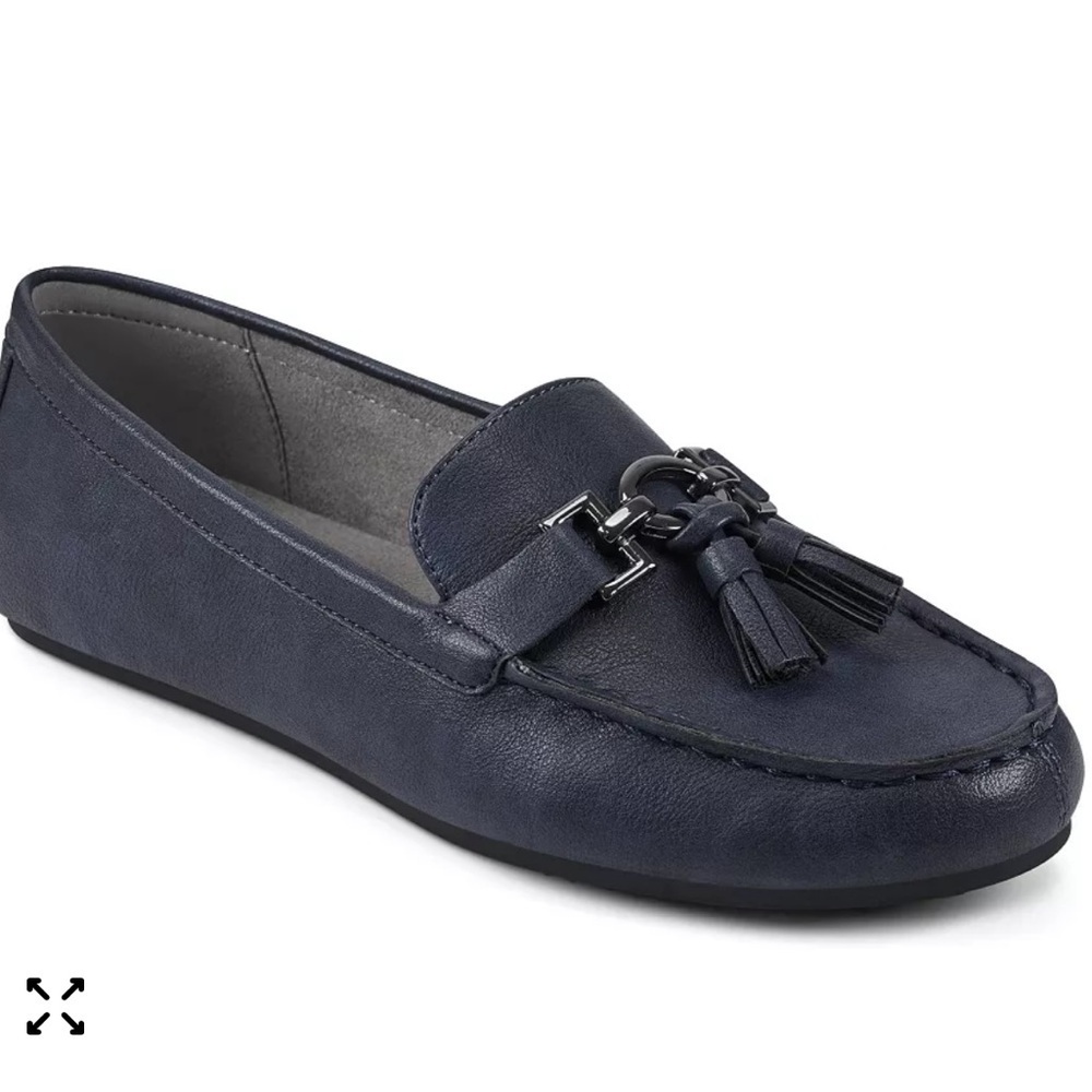 Aerosoles Women's Deanna Driving Style Tassle Loafers Navy size 9.5  NEW